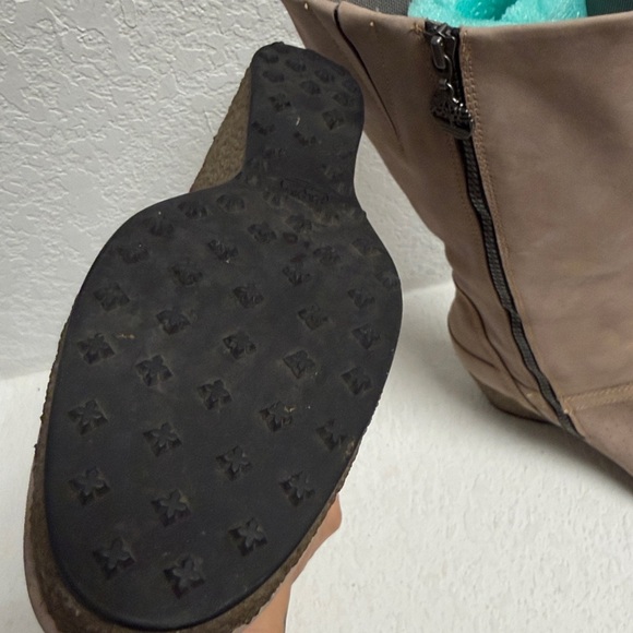 Timberland Leather Women's iridescent Beige Wedge Boots 6.5 - Picture 8 of 14